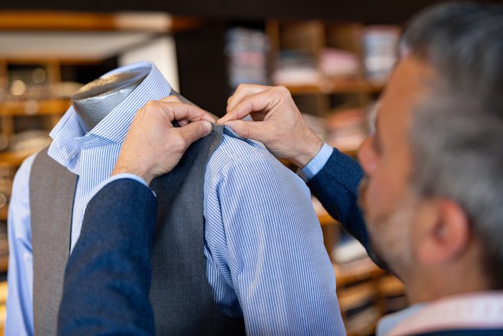 Custom Dress Shirts An expert from Richard Bennett Custom Tailors is making custom-made dress shirts in Chicago, IL